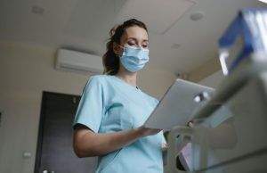 Cómo cuidar la ropa sanitaria: consejos para que parezca nueva Cómo cuidar la ropa sanitaria: consejos para que parezca nueva