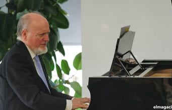 Desahucian al compositor madrileño Julio Robles Julio Robles García tocando el piano. Compositor madrileño