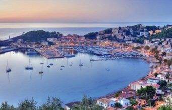 5 pueblos de Mallorca con historia y calles de ensueño Puerto de Soller. Uno de los pueblos más bonitos de Mallorca