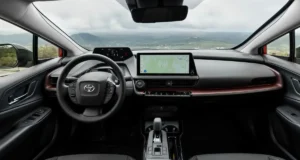 Interior de un Toyota Prius 2025