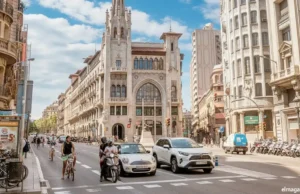 Cómo ir de Barcelona a Valencia en tren, coche y bus Cómo ir de Barcelona a Valencia