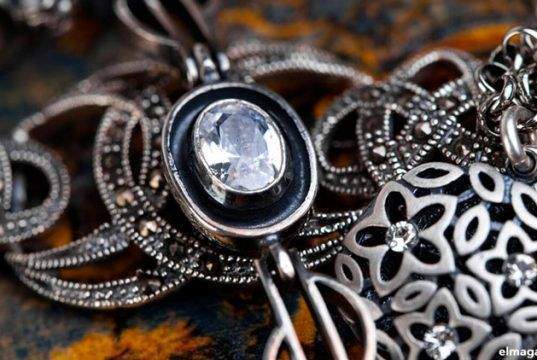 Cómo limpiar joyas de plata en casa fácilmente