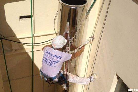 Cómo se hace una salida de humos en pisos para cumplir con la normativa