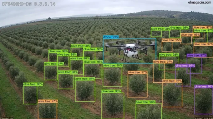 dron-sobrevolando-un-olivar Un dron sobrevolando un olivar