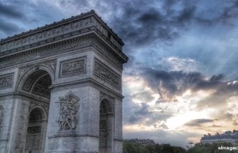 El Arco del Triunfo vio al navarro coronarse como ganador del Tour cinco veces seguidas