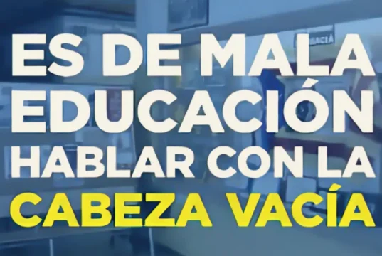 Es de mala educación hablar con la cabeza vacía. El Magacín.