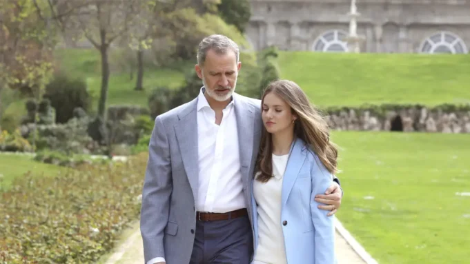monarquia-o-republica Felipe VI y la princesa Leonor. (Fotografía tomada años después de la muerte del autor del artículo)