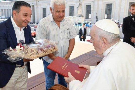 Olio dei Papi, e aceite de los Papas