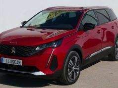 Un Peugeot km 0 con las lunas tintadas