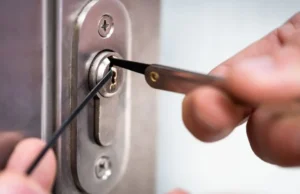 Tipos de cerraduras de seguridad para puertas exteriores en Valencia Tipos de puertas de exterior con cerradura segura
